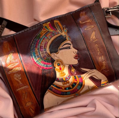 Cardonette Queen Clutch