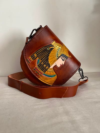 Cleopatra Saddle Crossbody Bag