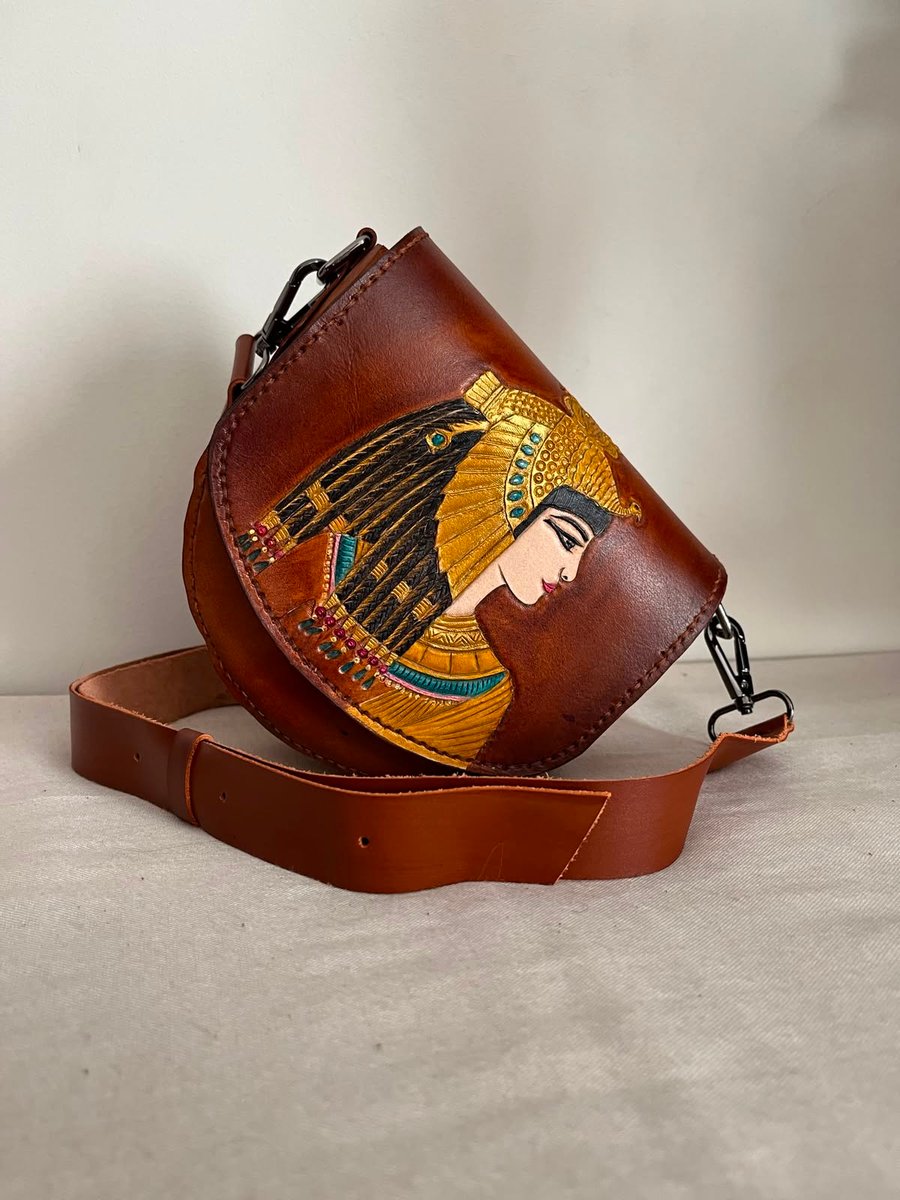 Cleopatra Saddle Crossbody Bag