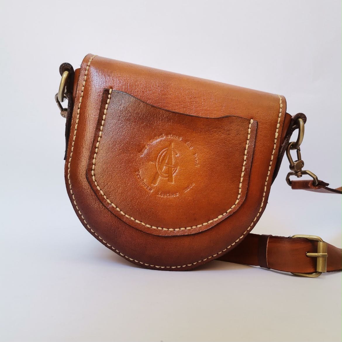Classic Saddle Crossbody Bag